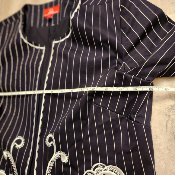 Oscar de la Renta Navy Blue Pinstripe Embroidered Floral Pantsuit Sz: 10 cotton - Picture 9 of 14